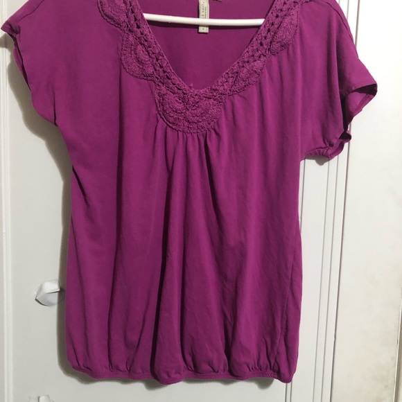 Old Navy maternity top.    small - Picture 2 of 7